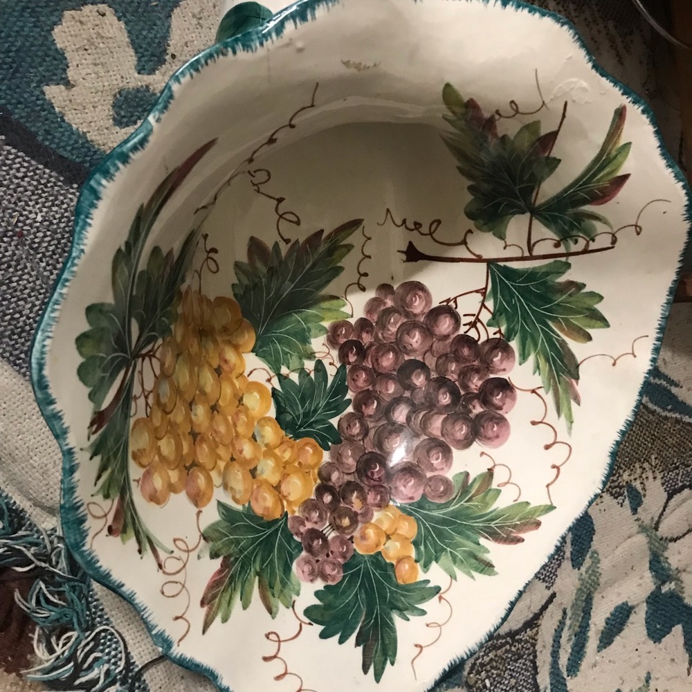 Hand painted dish - Picture 2 of 15